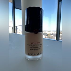 Giorgio Armani power fabric Foundation shade 2